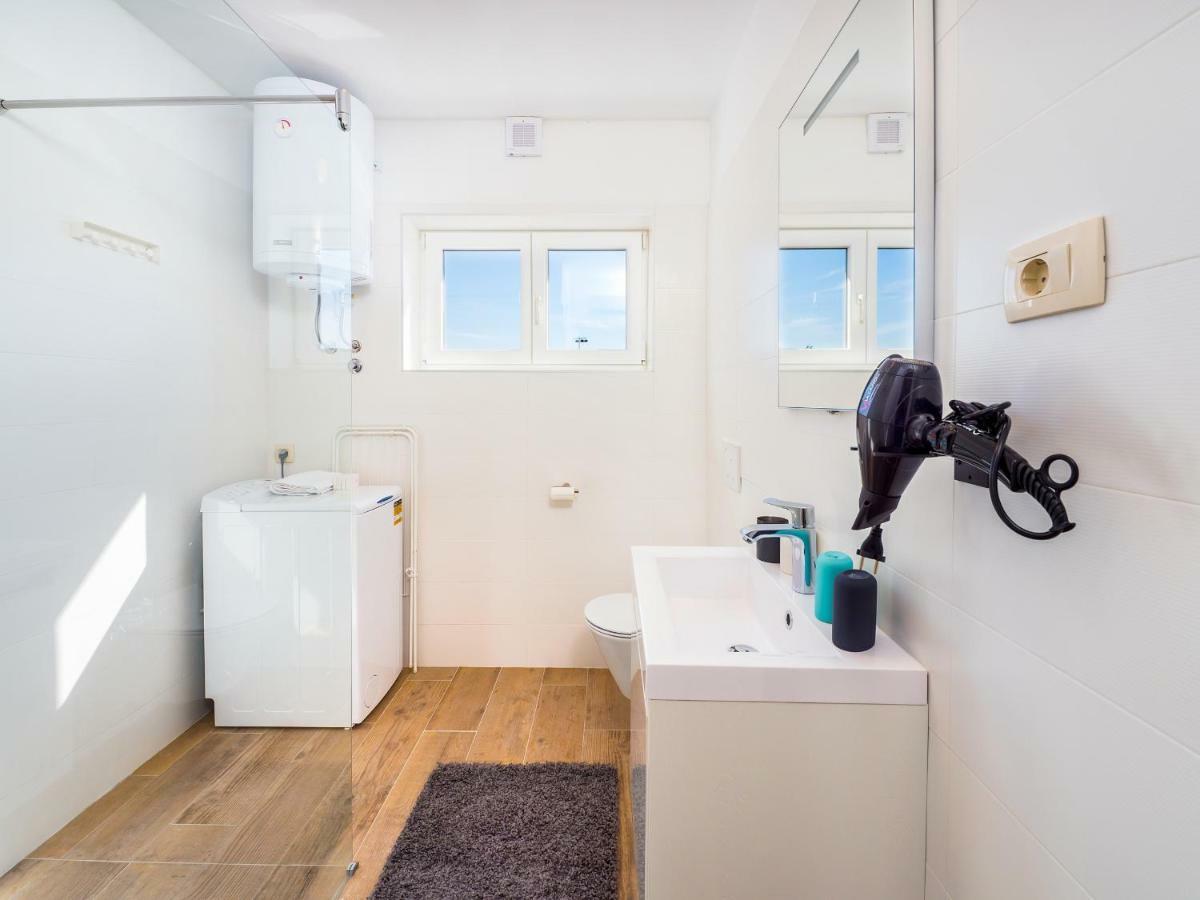 Appartments Adriatic Omišalj Екстериор снимка