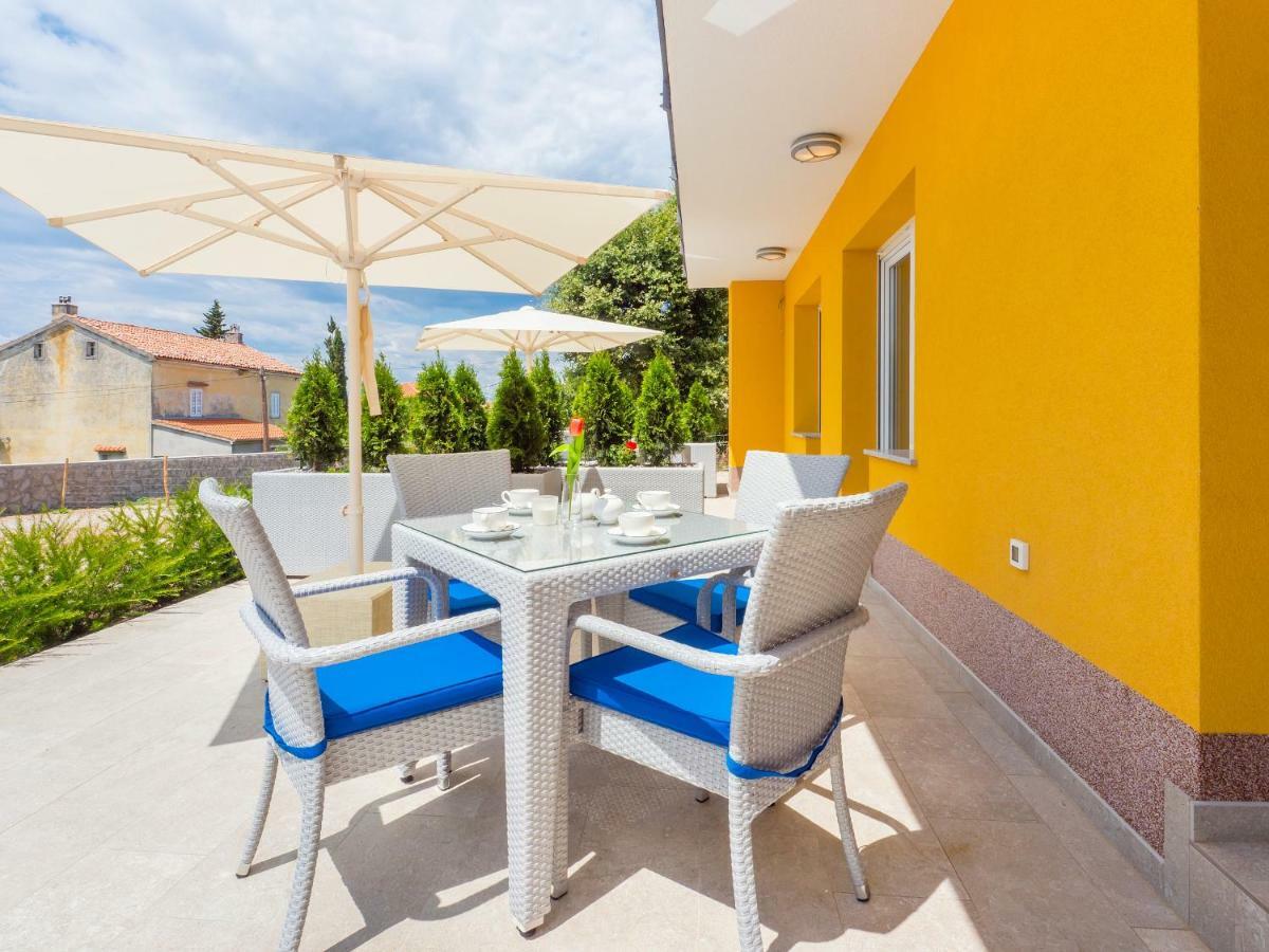 Appartments Adriatic Omišalj Екстериор снимка